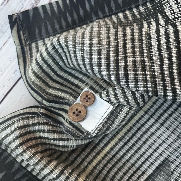 Tommy Bahama 100% silk button down shirt black green  palm striped Lg - Picture 7 of 10